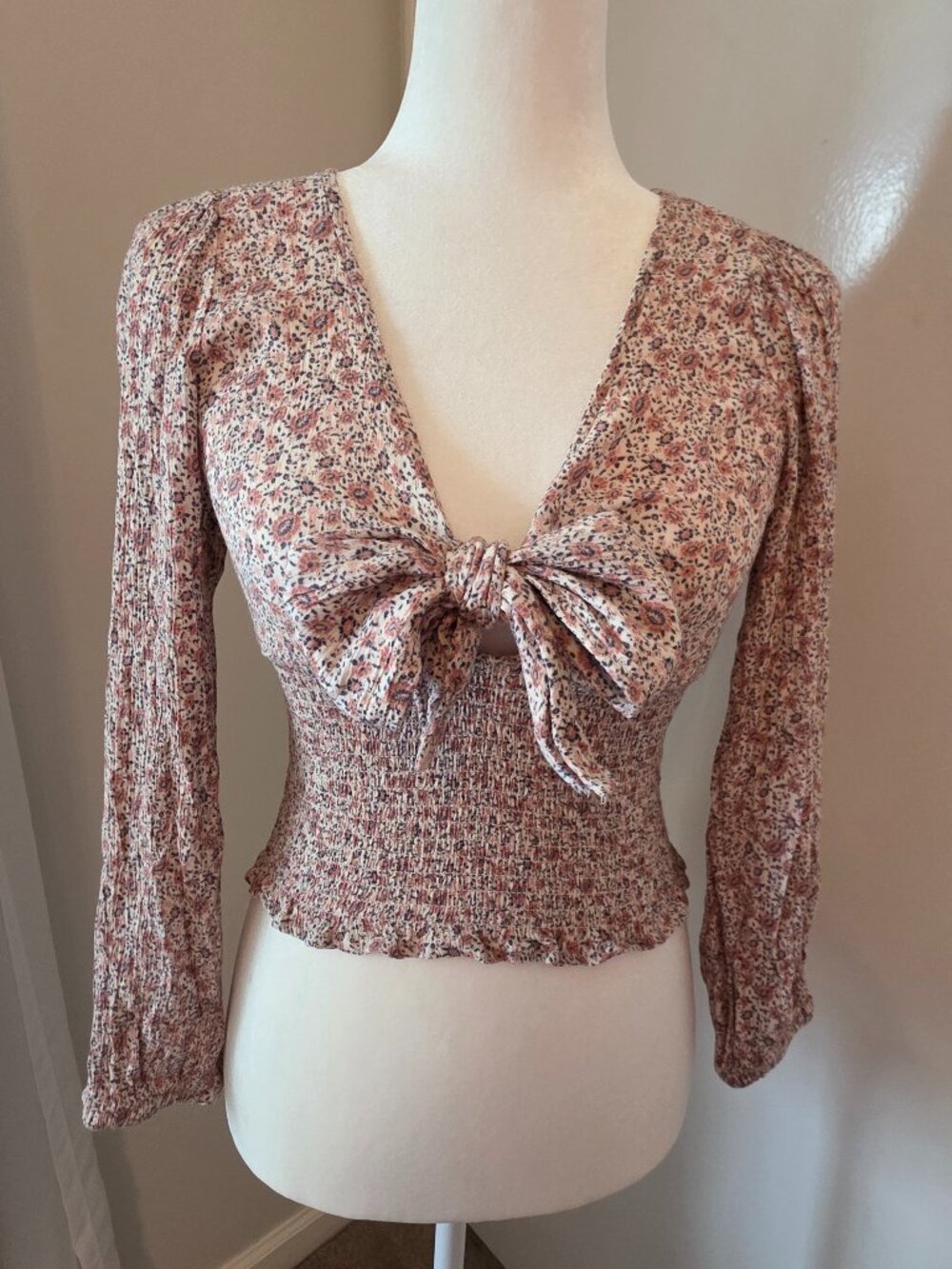 American Eagle Top Floral Tie Front Smocked Blouse XS Long Sleeve Cottagecore